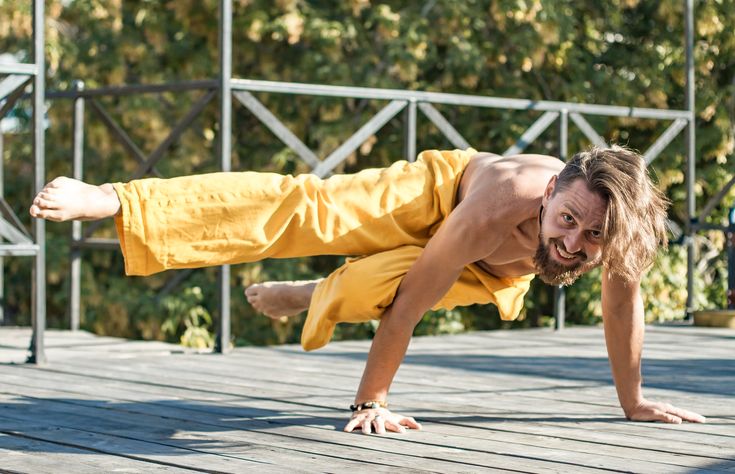 The Yellow Yoga Yogi